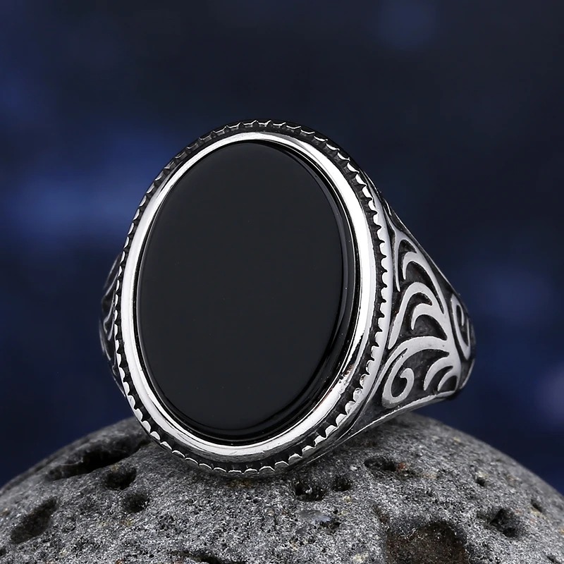 Bague Gothique en Onyx Noir