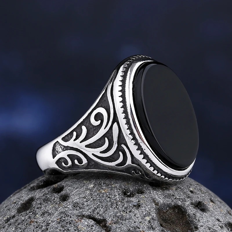 Bague Gothique en Onyx Noir – Image 2