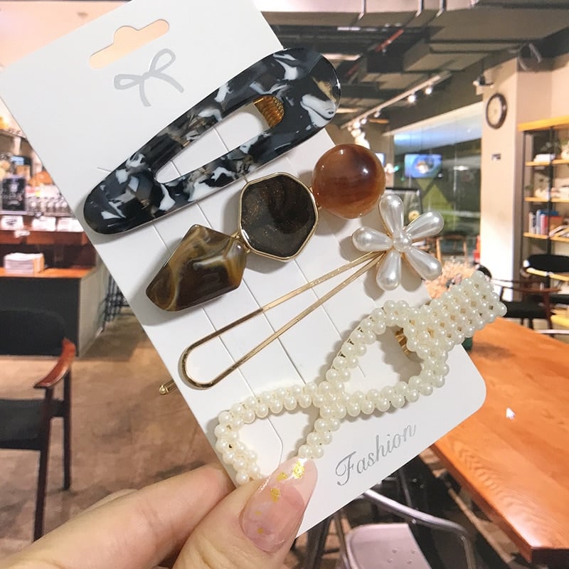 Barrette cheveux en acrylique à style géométrique et paillette – Image 2