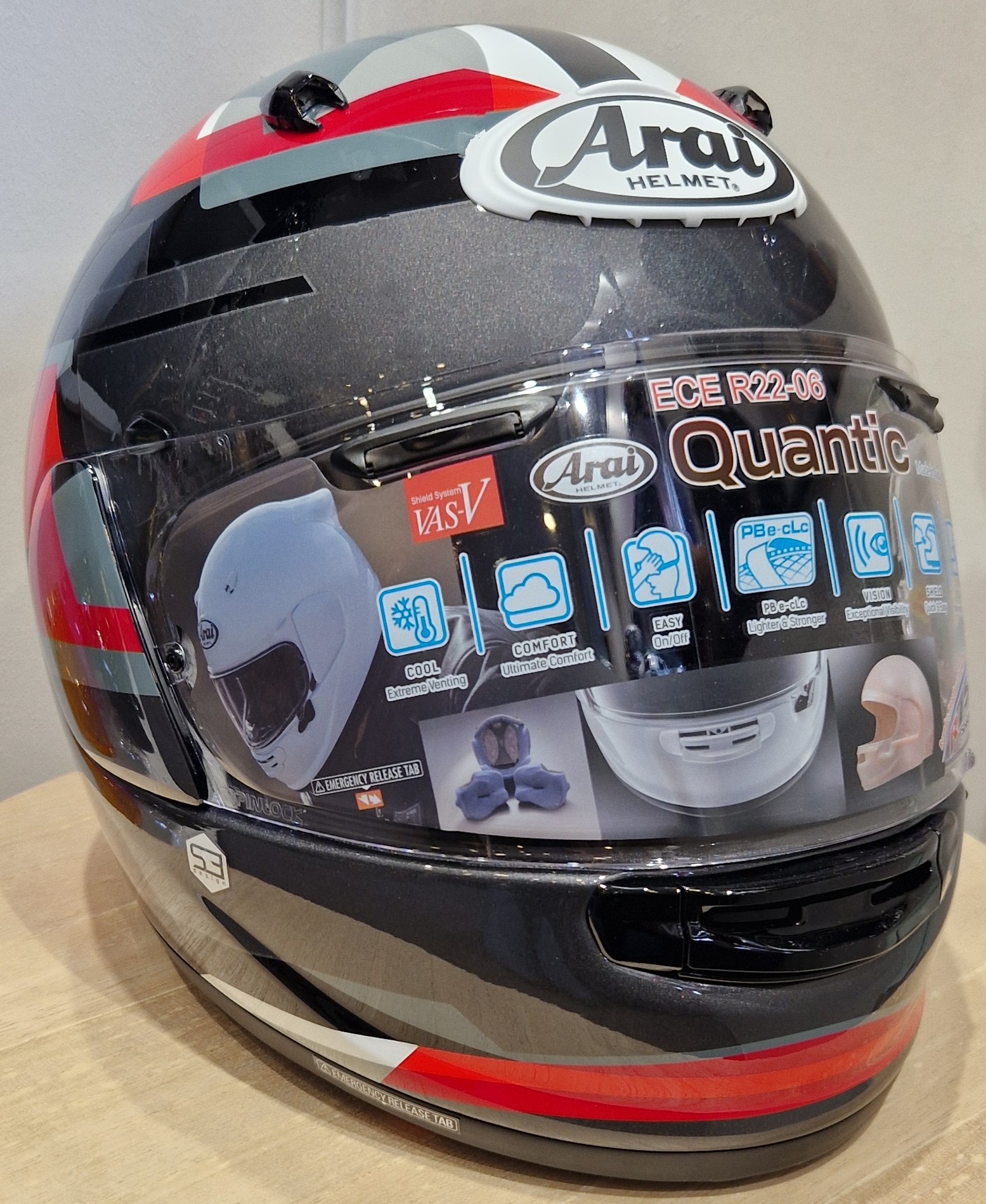 Casque Arai QUANTIC – Abstract rouge – Image 4