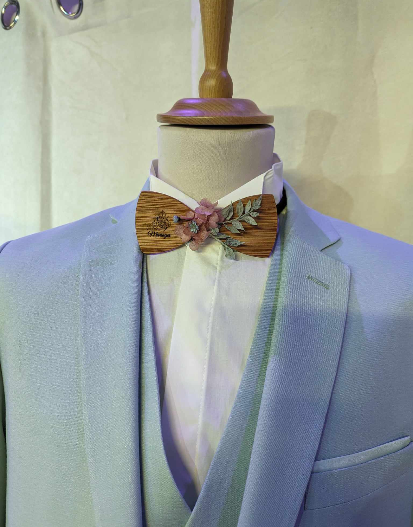 Nœud papillon en bois & fleurs séchées – Image 4