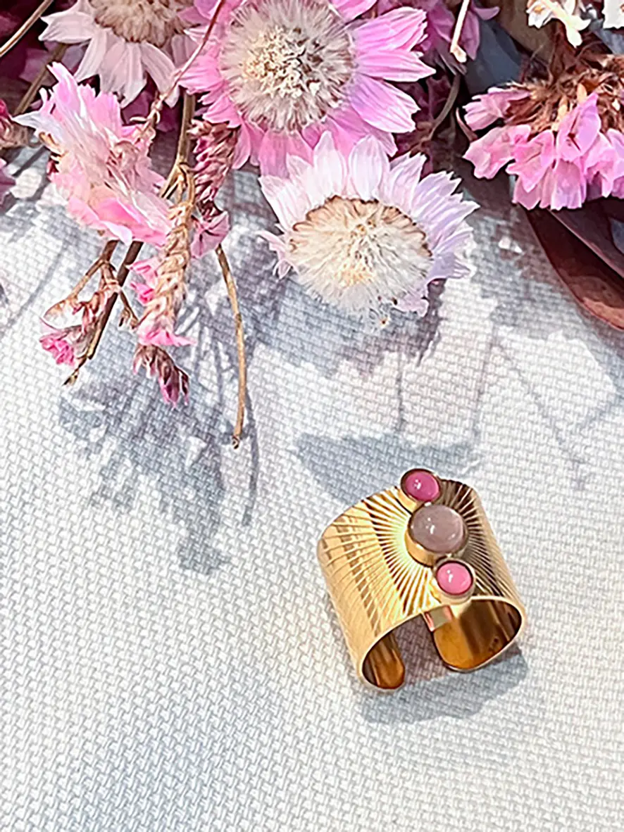 Bague large avec pierres naturelles Triade