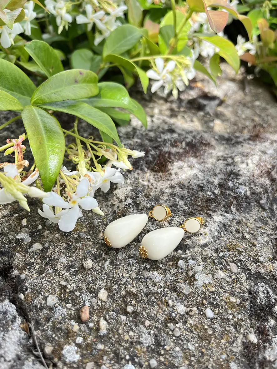 Boucles d’oreilles goutte ivoire – Image 5